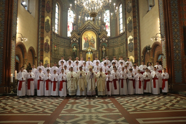 Bp Wodarczyk do ministrantów: Waszą odpowiedzialnością jest ciągłe poszerzanie wspólnoty