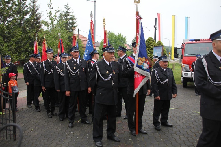 Tablica pamiątkowa w Tarnobrzegu-Zakrzowie