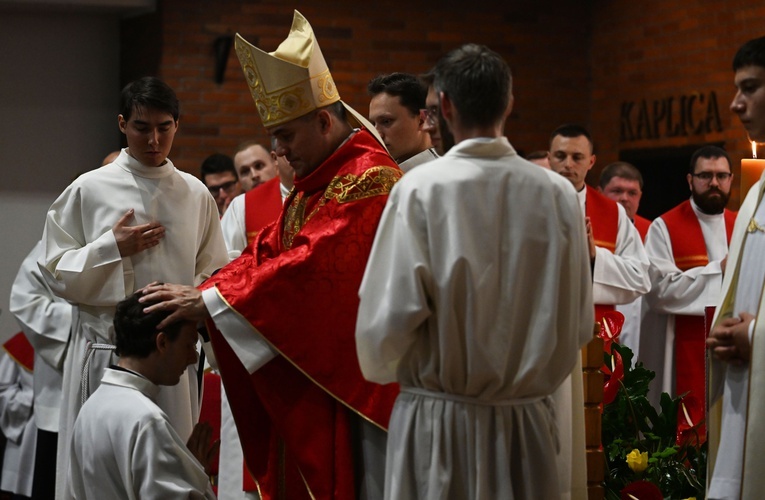 Święcenia diakonatu