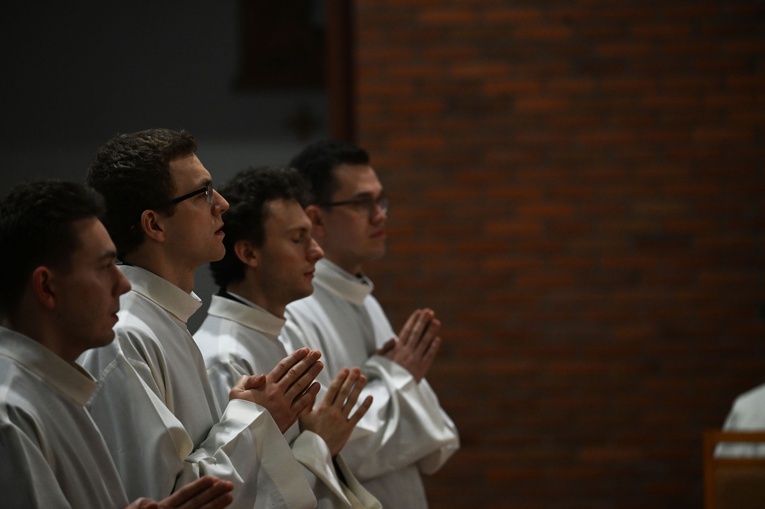 Święcenia diakonatu