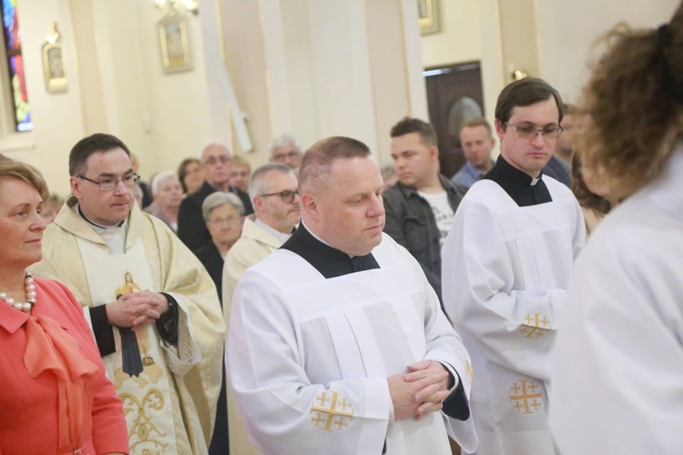 Poświęcenie sztandaru dla szkoły w Woli Wielkiej