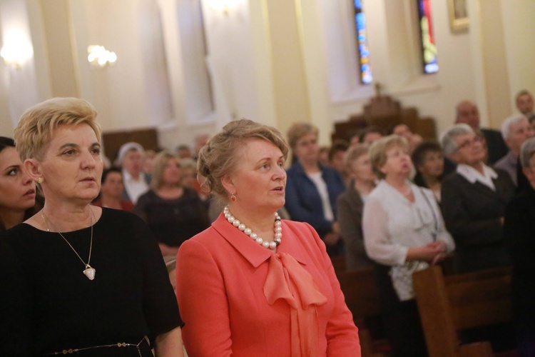 Poświęcenie sztandaru dla szkoły w Woli Wielkiej