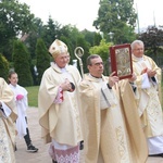 Poświęcenie sztandaru dla szkoły w Woli Wielkiej