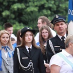 Poświęcenie sztandaru dla szkoły w Woli Wielkiej