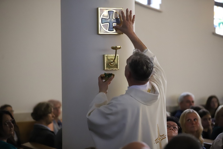 Konsekracja kościoła Matki Bożej Pocieszenia w Nowej Hucie