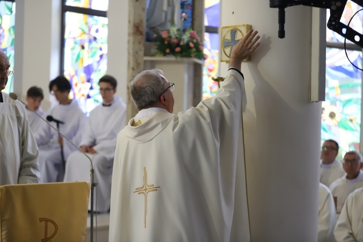 Konsekracja kościoła Matki Bożej Pocieszenia w Nowej Hucie