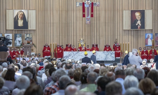 Z wdzięczności za nowych błogosławionych, patronów trudnych czasów