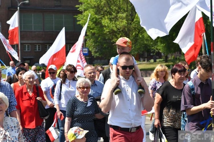 Gorzów Wlkp. III Marsz dla Życia i Rodziny w 25. rocznicę wizyty Jana Pawła II