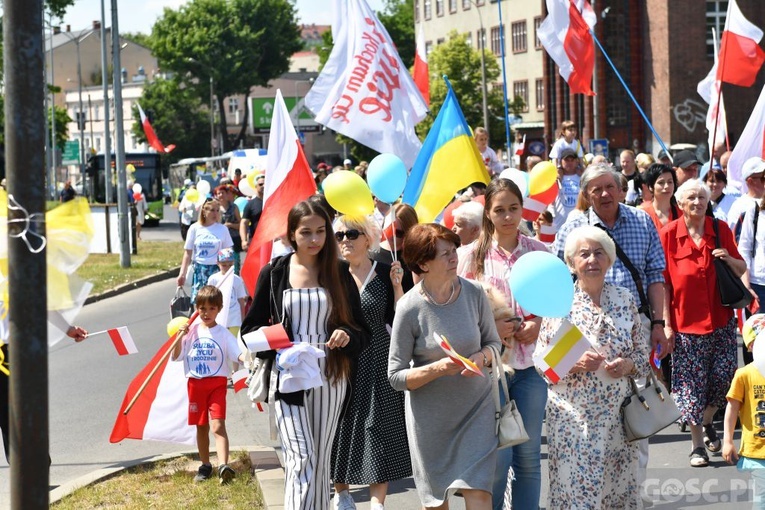 Gorzów Wlkp. III Marsz dla Życia i Rodziny w 25. rocznicę wizyty Jana Pawła II