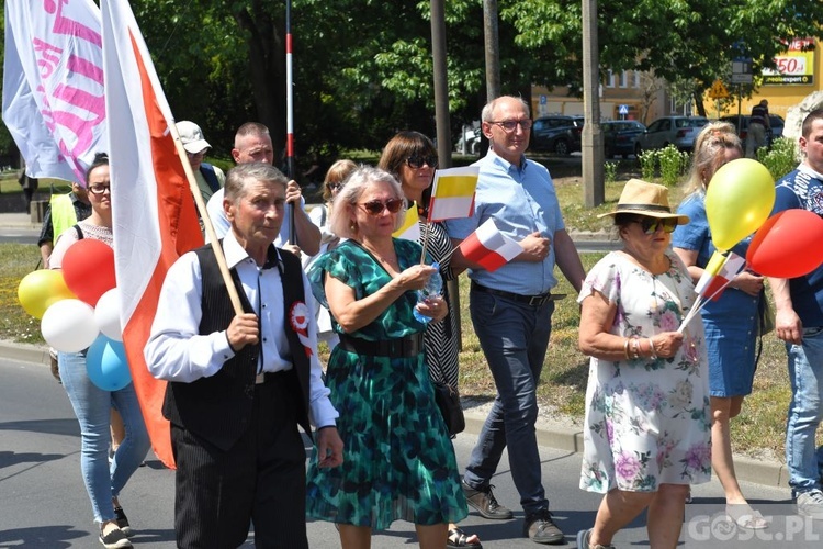 Gorzów Wlkp. III Marsz dla Życia i Rodziny w 25. rocznicę wizyty Jana Pawła II