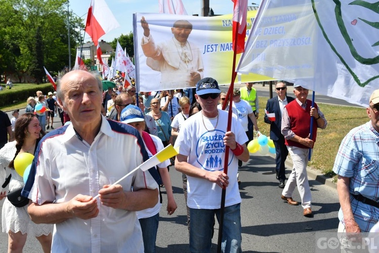 Gorzów Wlkp. III Marsz dla Życia i Rodziny w 25. rocznicę wizyty Jana Pawła II