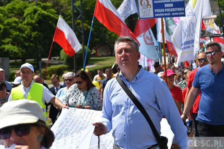 Gorzów Wlkp. III Marsz dla Życia i Rodziny w 25. rocznicę wizyty Jana Pawła II