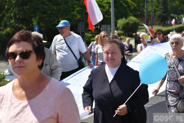 Gorzów Wlkp. III Marsz dla Życia i Rodziny w 25. rocznicę wizyty Jana Pawła II