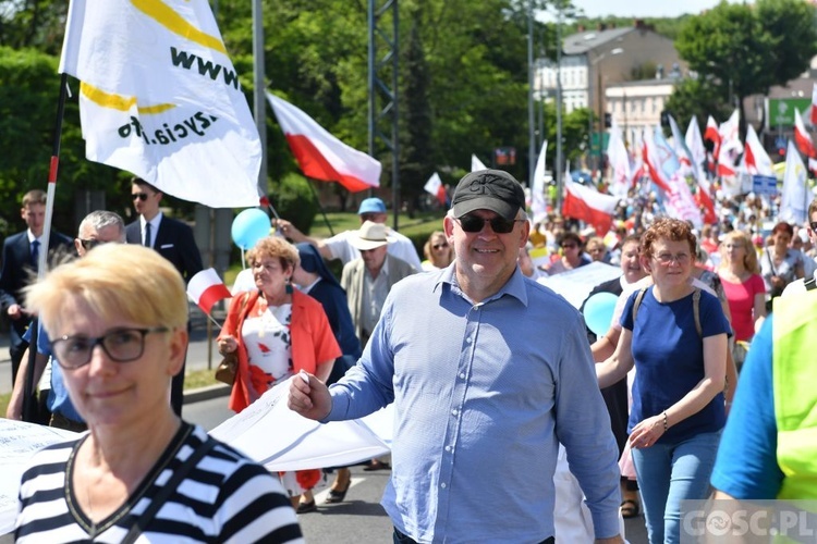 Gorzów Wlkp. III Marsz dla Życia i Rodziny w 25. rocznicę wizyty Jana Pawła II