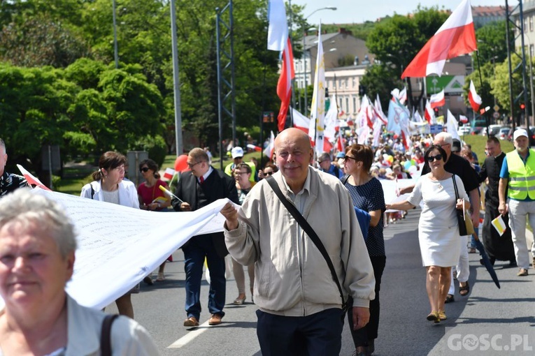Gorzów Wlkp. III Marsz dla Życia i Rodziny w 25. rocznicę wizyty Jana Pawła II
