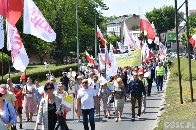 Gorzów Wlkp. III Marsz dla Życia i Rodziny w 25. rocznicę wizyty Jana Pawła II