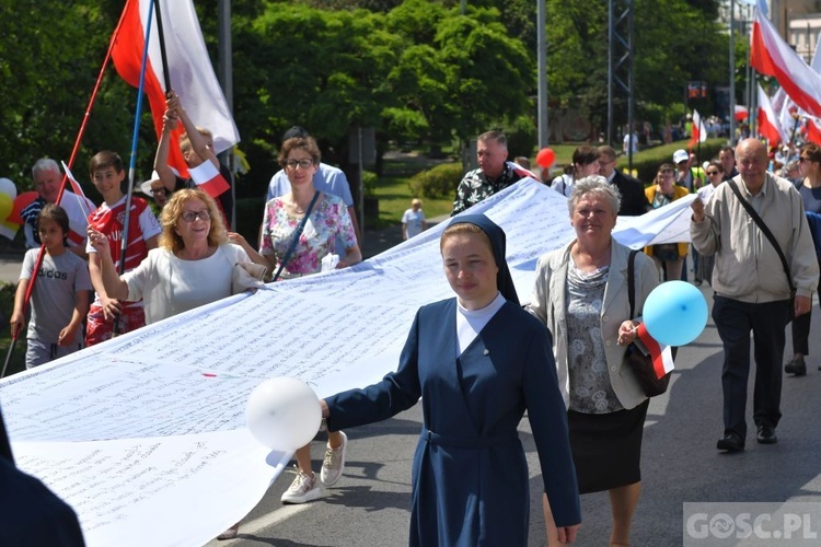 Gorzów Wlkp. III Marsz dla Życia i Rodziny w 25. rocznicę wizyty Jana Pawła II