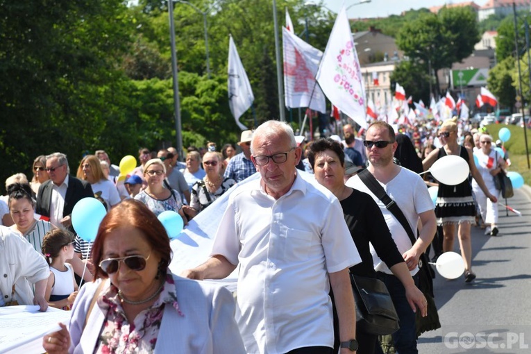 Gorzów Wlkp. III Marsz dla Życia i Rodziny w 25. rocznicę wizyty Jana Pawła II