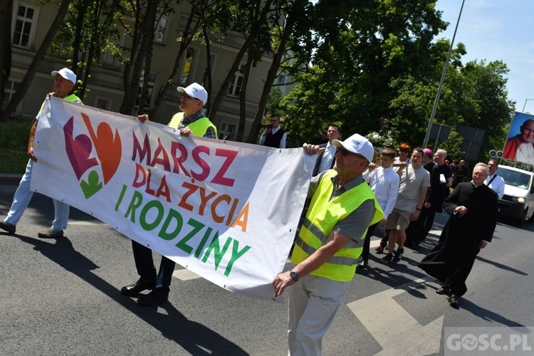 Gorzów Wlkp. III Marsz dla Życia i Rodziny w 25. rocznicę wizyty Jana Pawła II