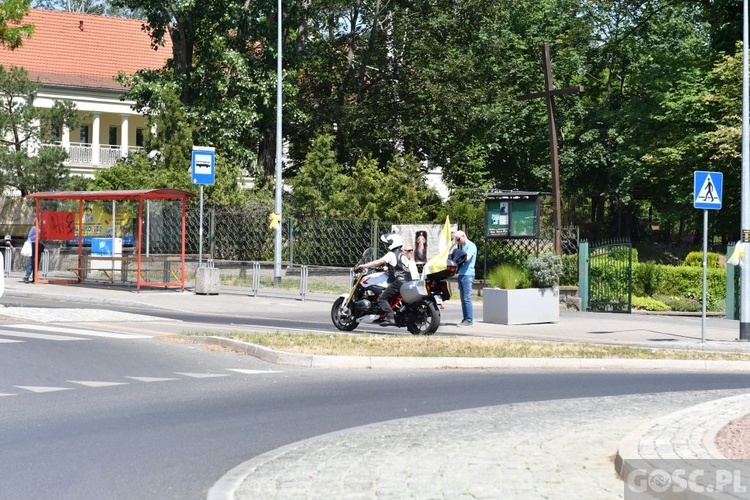 Gorzów Wlkp. III Marsz dla Życia i Rodziny w 25. rocznicę wizyty Jana Pawła II