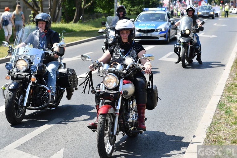 Gorzów Wlkp. III Marsz dla Życia i Rodziny w 25. rocznicę wizyty Jana Pawła II
