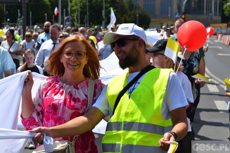 Gorzów Wlkp. III Marsz dla Życia i Rodziny w 25. rocznicę wizyty Jana Pawła II