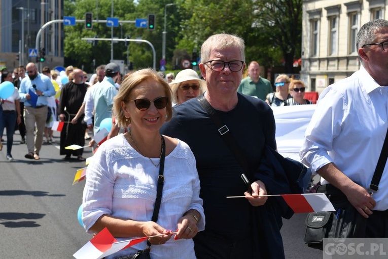 Gorzów Wlkp. III Marsz dla Życia i Rodziny w 25. rocznicę wizyty Jana Pawła II