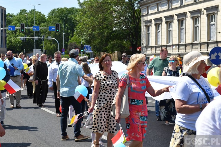 Gorzów Wlkp. III Marsz dla Życia i Rodziny w 25. rocznicę wizyty Jana Pawła II