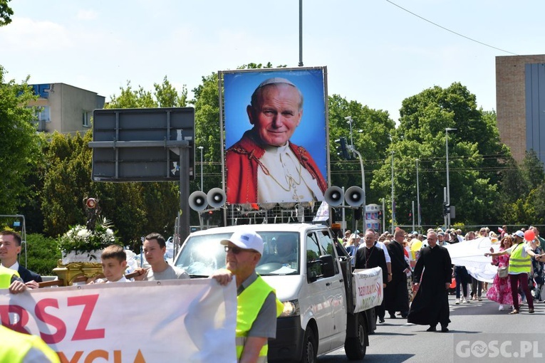 Gorzów Wlkp. III Marsz dla Życia i Rodziny w 25. rocznicę wizyty Jana Pawła II