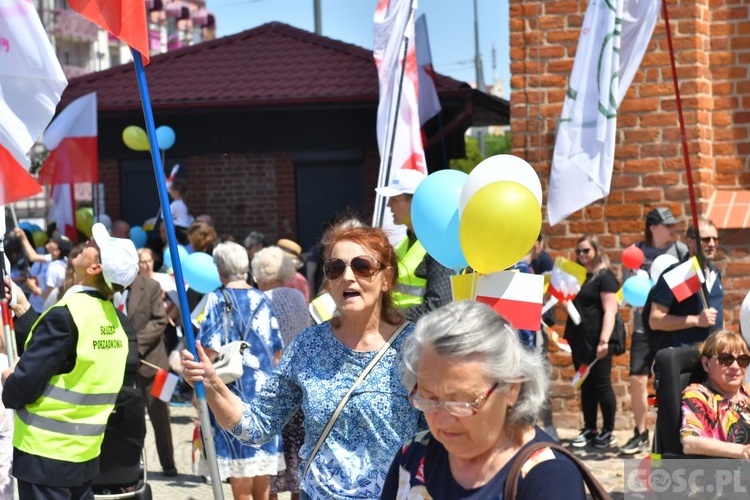 Gorzów Wlkp. III Marsz dla Życia i Rodziny w 25. rocznicę wizyty Jana Pawła II