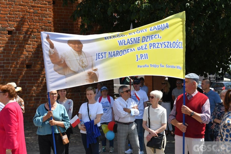 Gorzów Wlkp. III Marsz dla Życia i Rodziny w 25. rocznicę wizyty Jana Pawła II