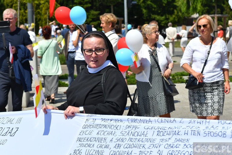 Gorzów Wlkp. III Marsz dla Życia i Rodziny w 25. rocznicę wizyty Jana Pawła II