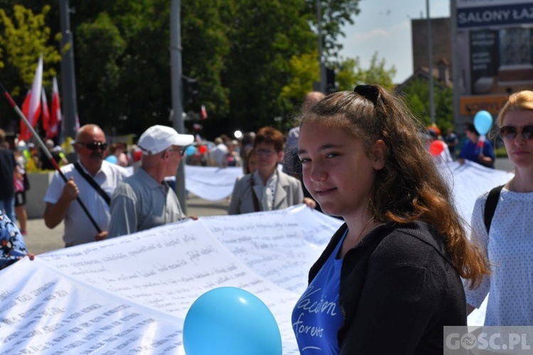 Gorzów Wlkp. III Marsz dla Życia i Rodziny w 25. rocznicę wizyty Jana Pawła II