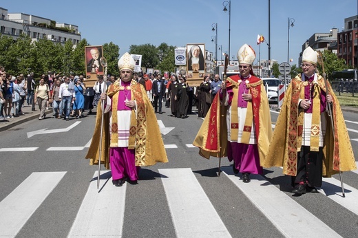 Święci na ulicach Warszawy