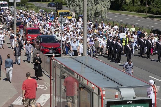 Święci na ulicach Warszawy