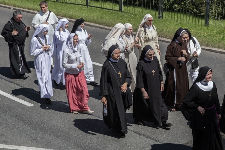 Święci na ulicach Warszawy