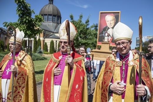 Święci na ulicach Warszawy