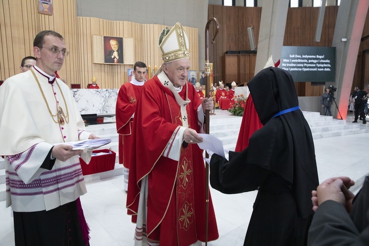 Relikwie bł. Stefana Wyszyńskiego w co czwartej parafii