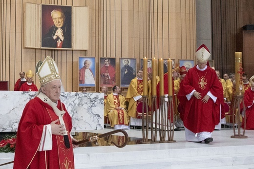 Relikwie bł. Stefana Wyszyńskiego w co czwartej parafii