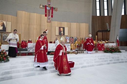 Relikwie bł. Stefana Wyszyńskiego w co czwartej parafii