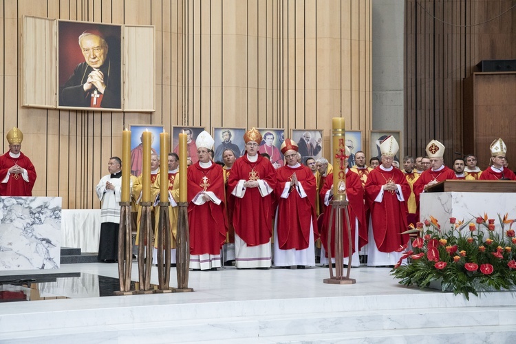 Relikwie bł. Stefana Wyszyńskiego w co czwartej parafii