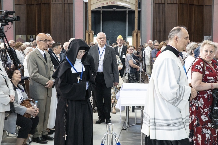 Relikwie bł. Stefana Wyszyńskiego w co czwartej parafii