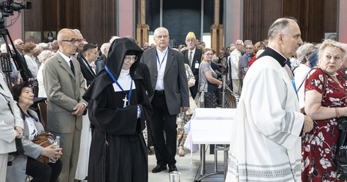 Relikwie bł. Stefana Wyszyńskiego w co czwartej parafii