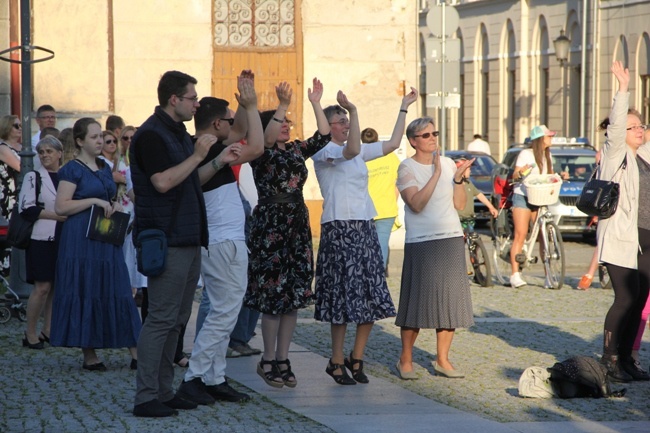 Zespół niemaGOtu z koncertem w Radomiu