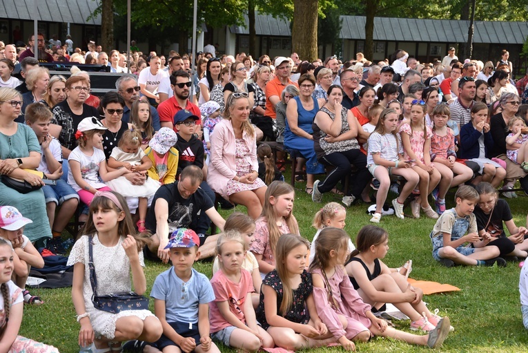Strażacy przyjechali, Arka Noego zagrała