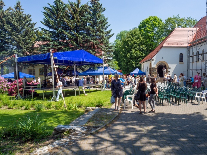 Szczawno-Zdrój. Występował nawet proboszcz