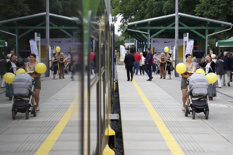 Pierwszy przejazd szynobusem z Wrocławia do Sobótki