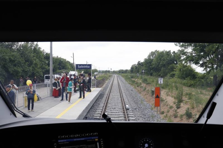Pierwszy przejazd szynobusem z Wrocławia do Sobótki