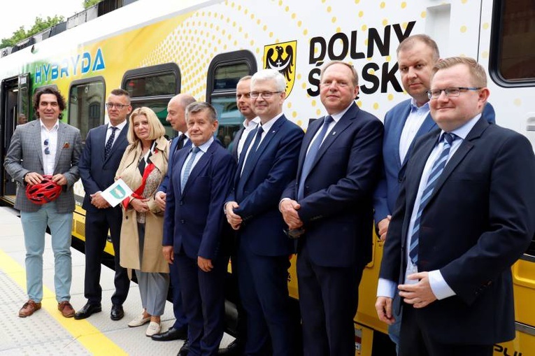 Pierwszy przejazd szynobusem z Wrocławia do Sobótki