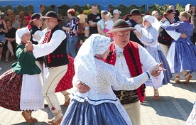 	Dla rodzin brawurowo zatańczyli Lipowianie.